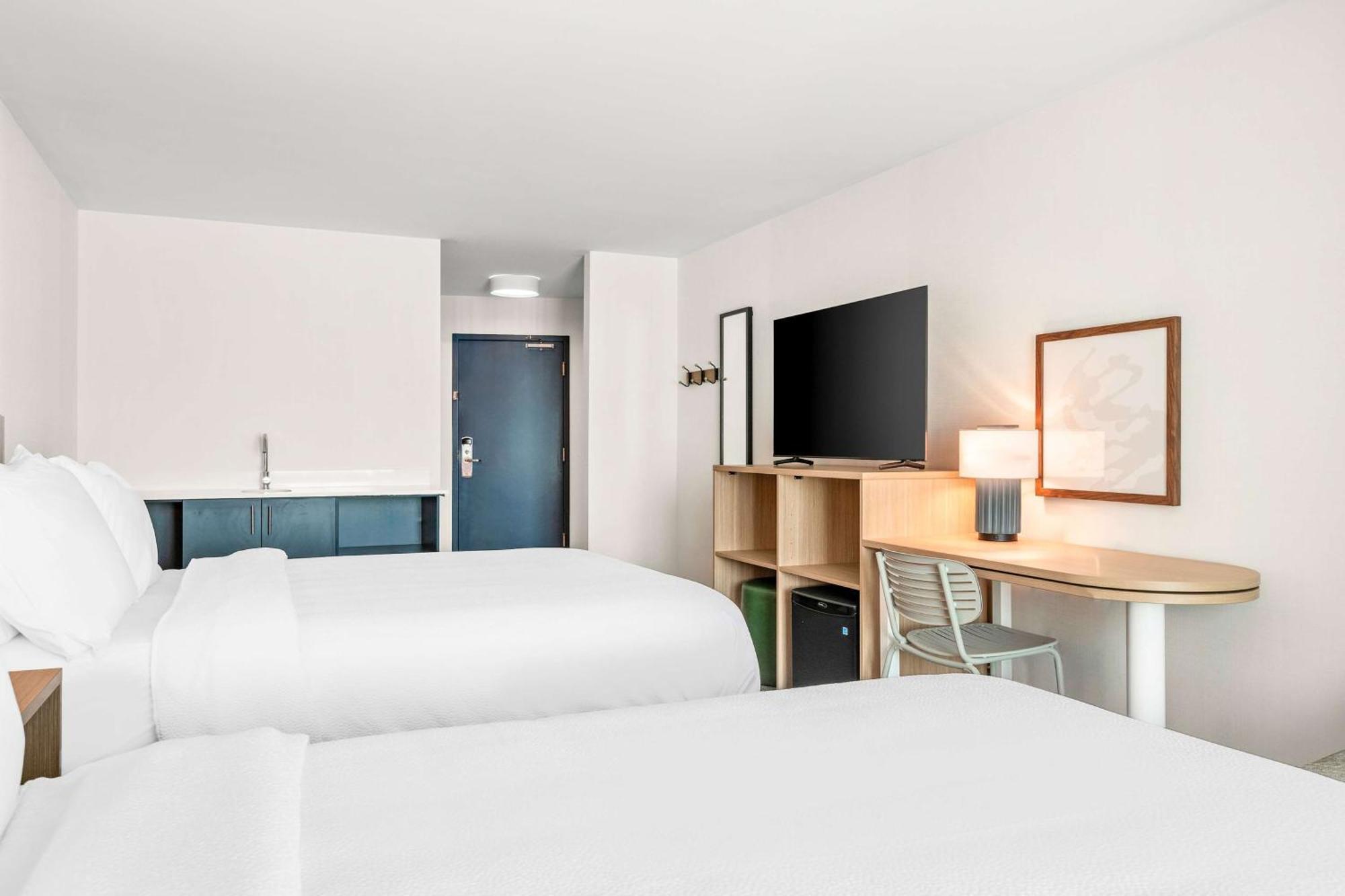 Spark By Hilton Exton Kültér fotó