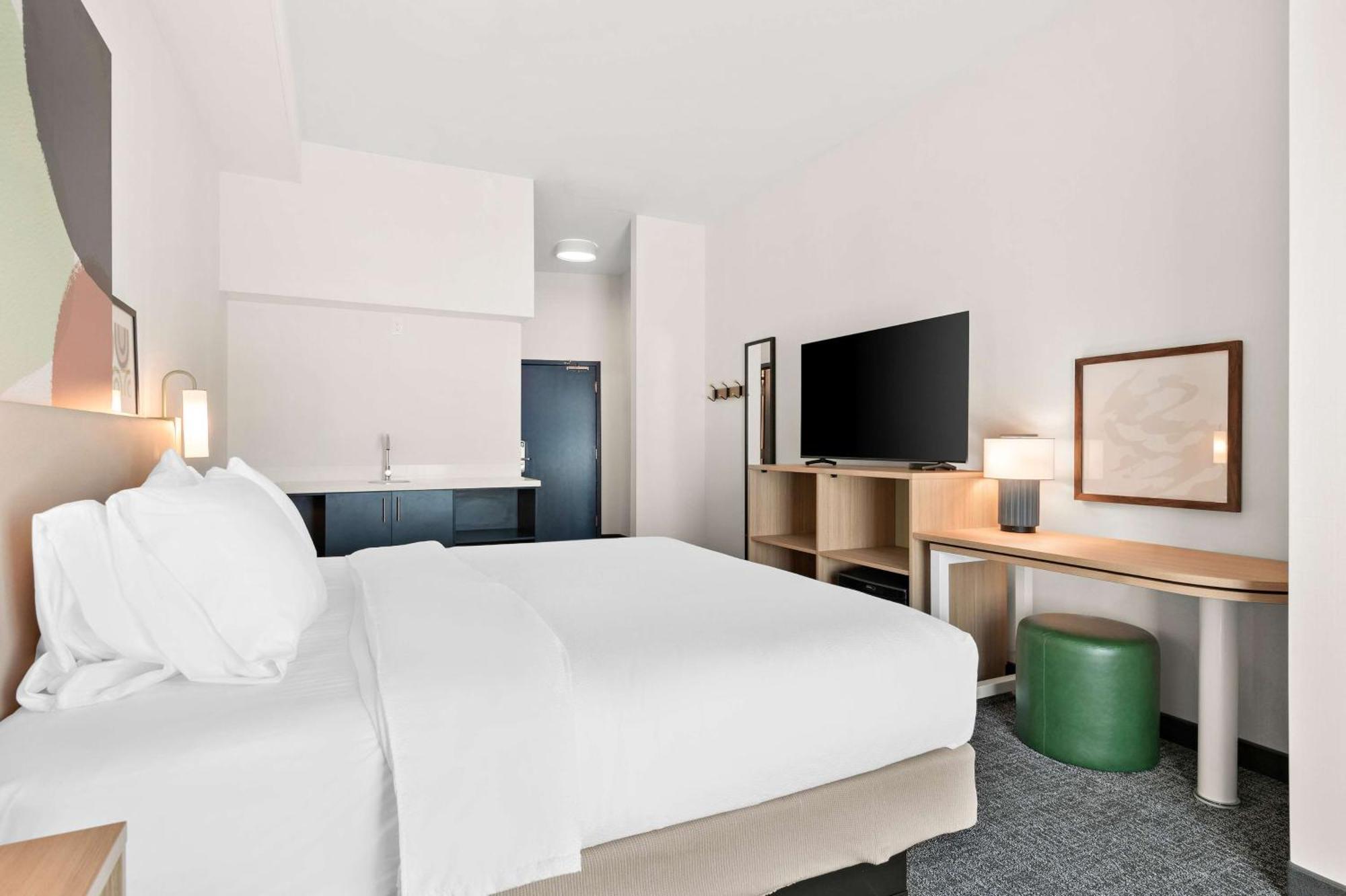 Spark By Hilton Exton Kültér fotó