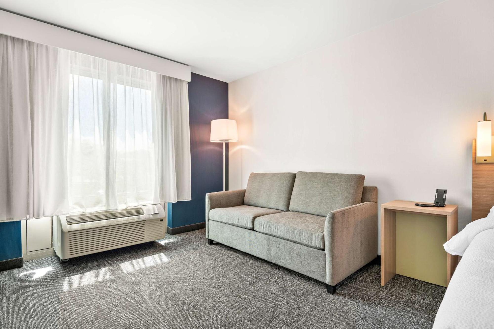 Spark By Hilton Exton Kültér fotó