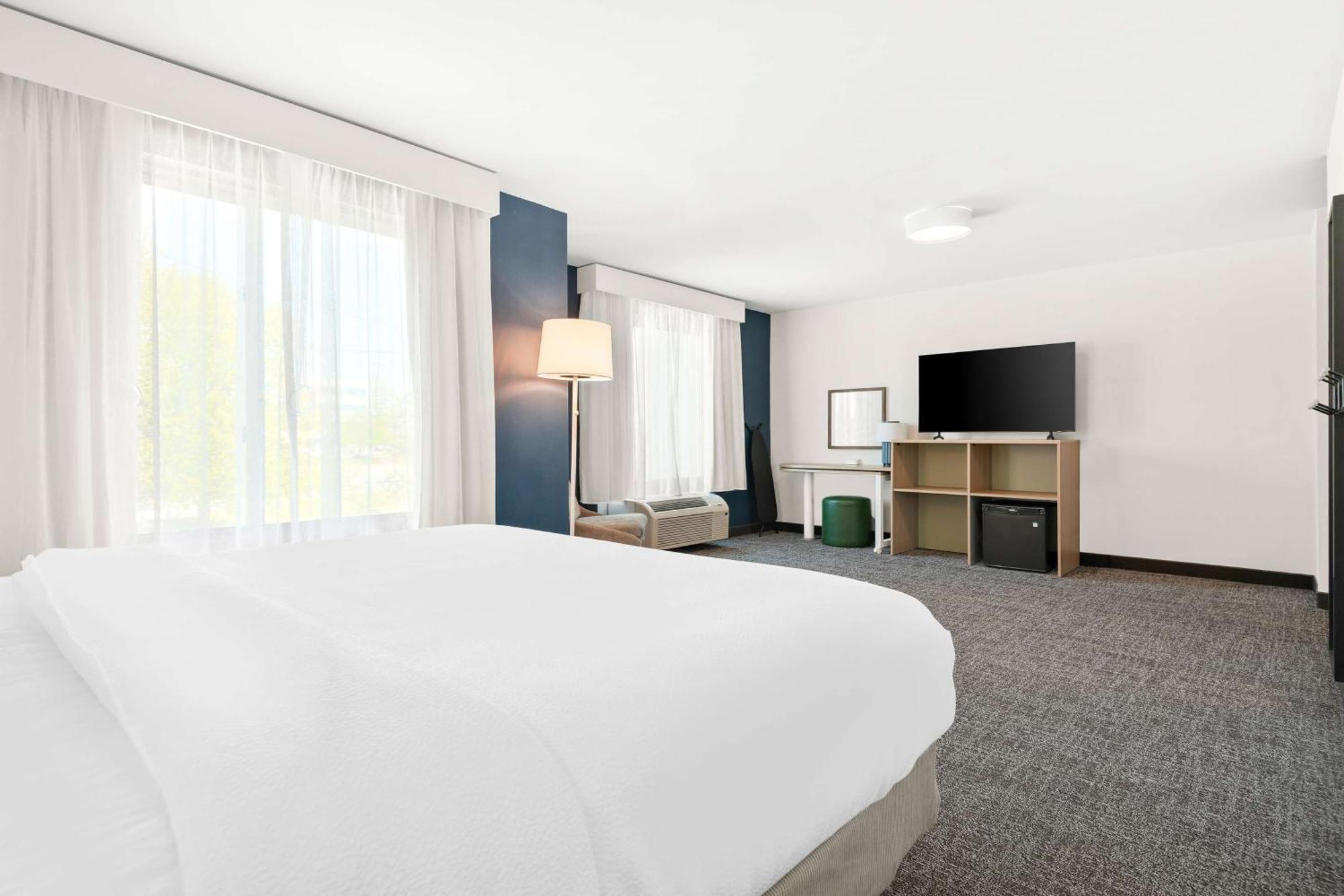 Spark By Hilton Exton Kültér fotó