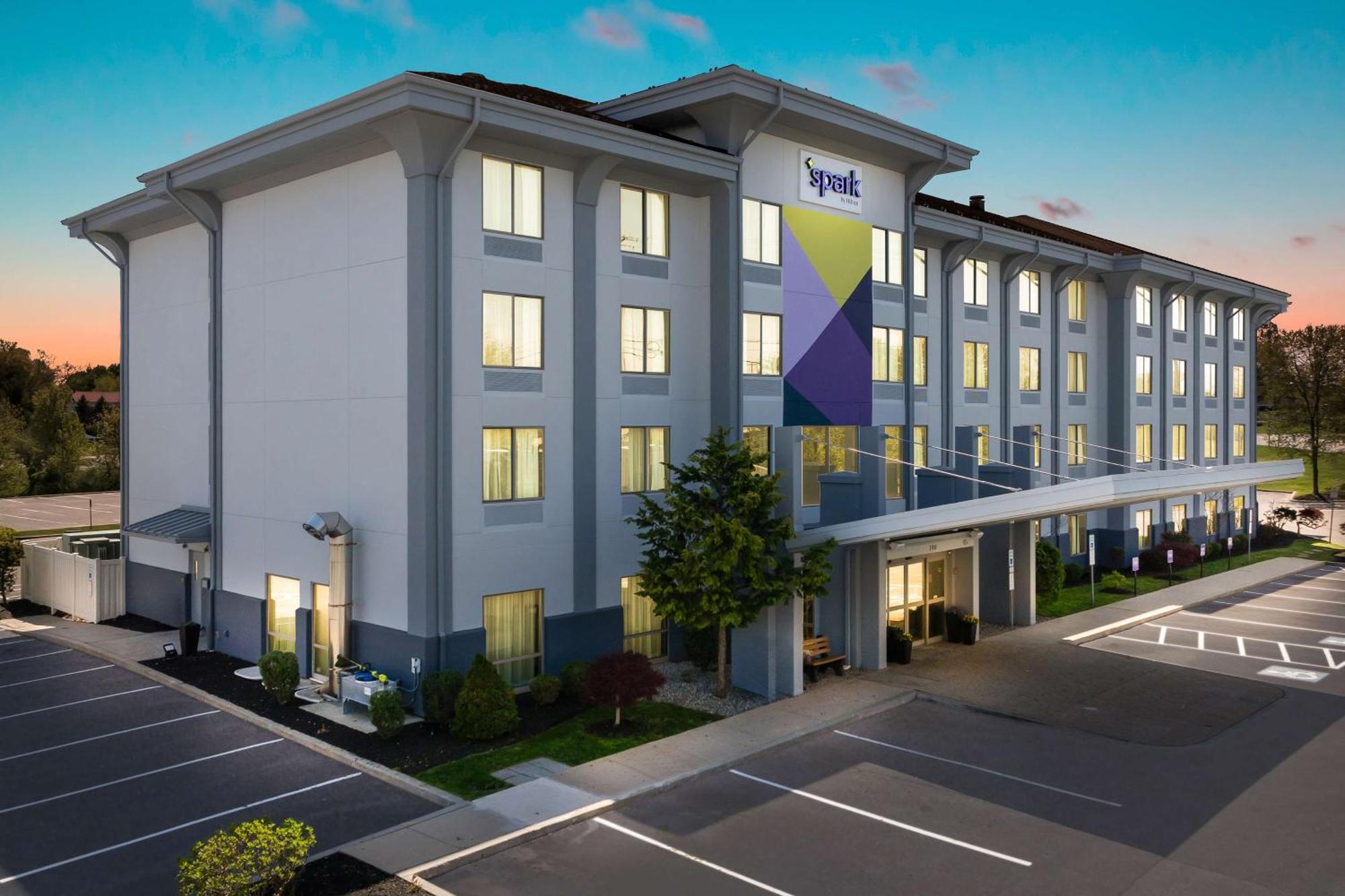 Spark By Hilton Exton Kültér fotó