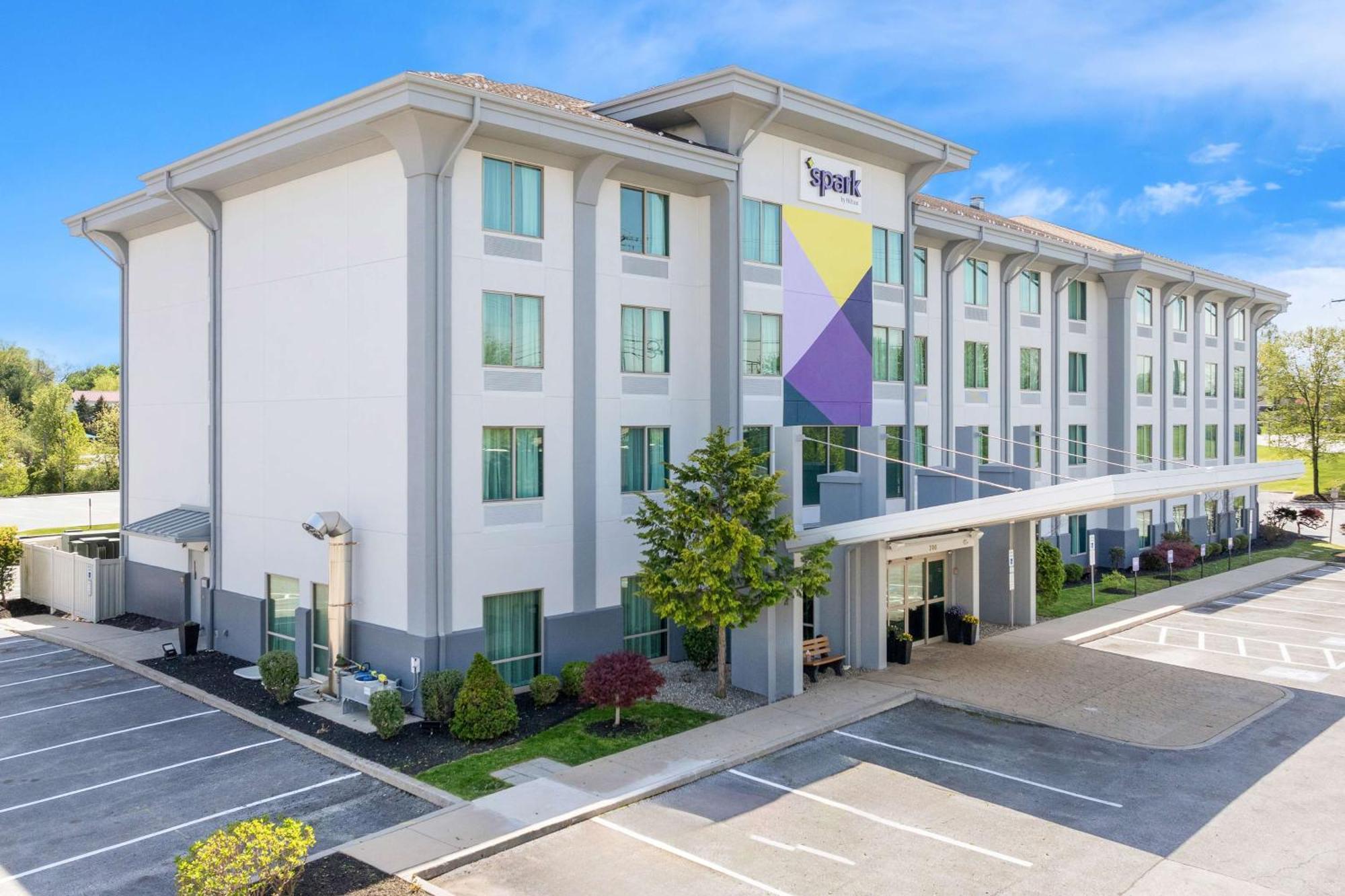 Spark By Hilton Exton Kültér fotó